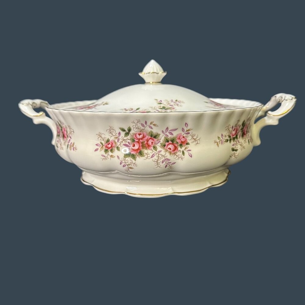 Vintage Royal Albert Lavender Rose Bone China Tureen w/ Lid 1961 Stamp Farmhouse - Picture 9 of 13